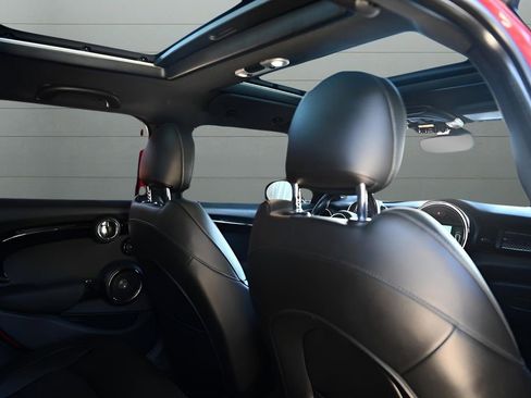 Used 2018 MINI Cooper S image 22