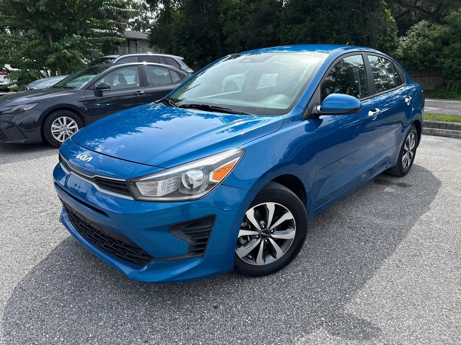 Used 2022 Kia Rio S w/ Technology Package FWD image 2