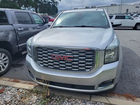 Used 2020 GMC Yukon XL Denali AWD/4WD image 2