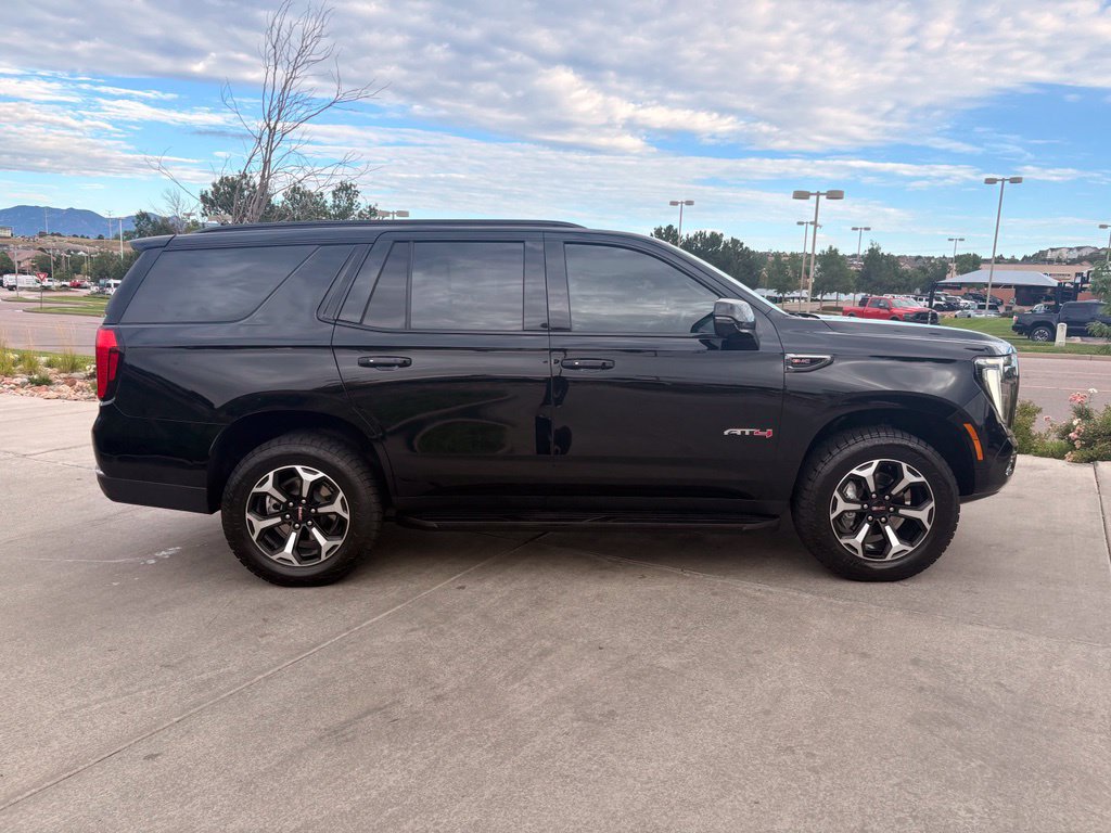 Used 2025 GMC Yukon AT4 AWD/4WD image 5