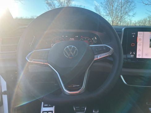 New 2026 Volkswagen Atlas Peak Edition AWD/4WD image 14