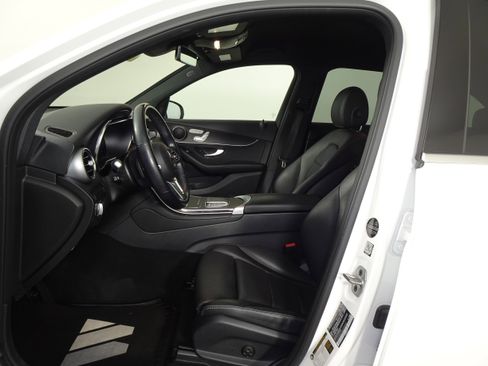 Used 2022 Mercedes-Benz GLC 300 4MATIC image 34