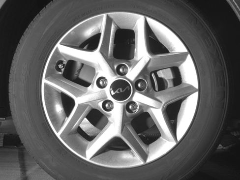 Used 2025 Kia Soul LX w/ LX Technology Package image 13