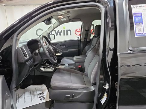 Used 2024 Nissan Frontier SV image 22