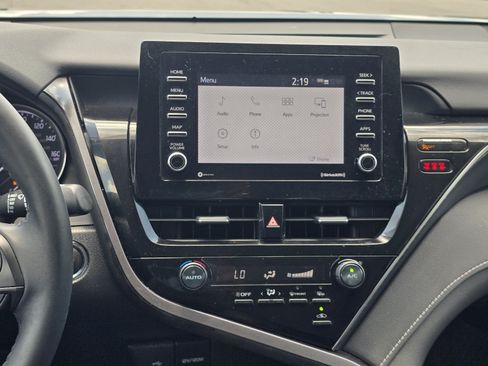 Used 2021 Toyota Camry SE w/ Convenience Package FWD image 16