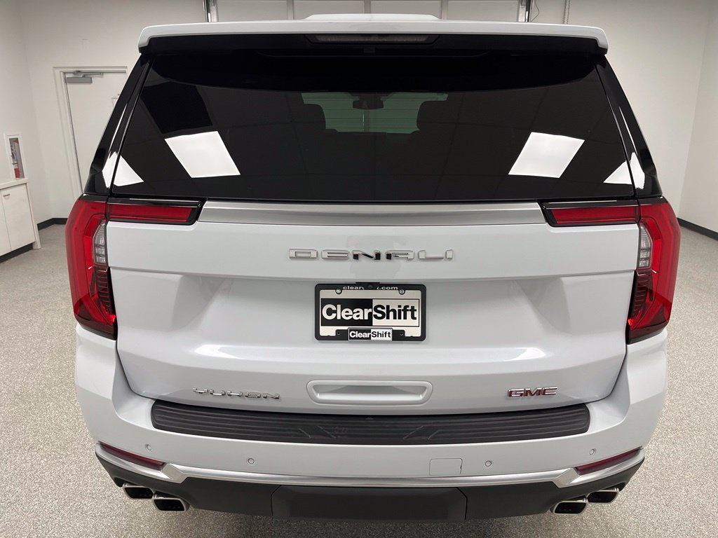 Used 2026 GMC Yukon Denali w/ Sun & Power Step Package AWD/4WD image 9