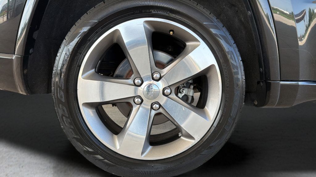 Used 2014 Jeep Grand Cherokee Overland AWD/4WD image 35