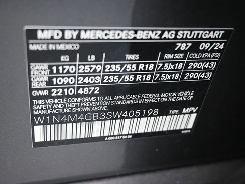 New 2025 Mercedes-Benz GLB 250 image 18