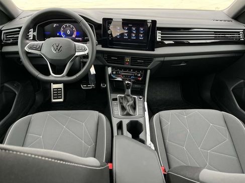 Certified 2025 Volkswagen Jetta Sport image 19