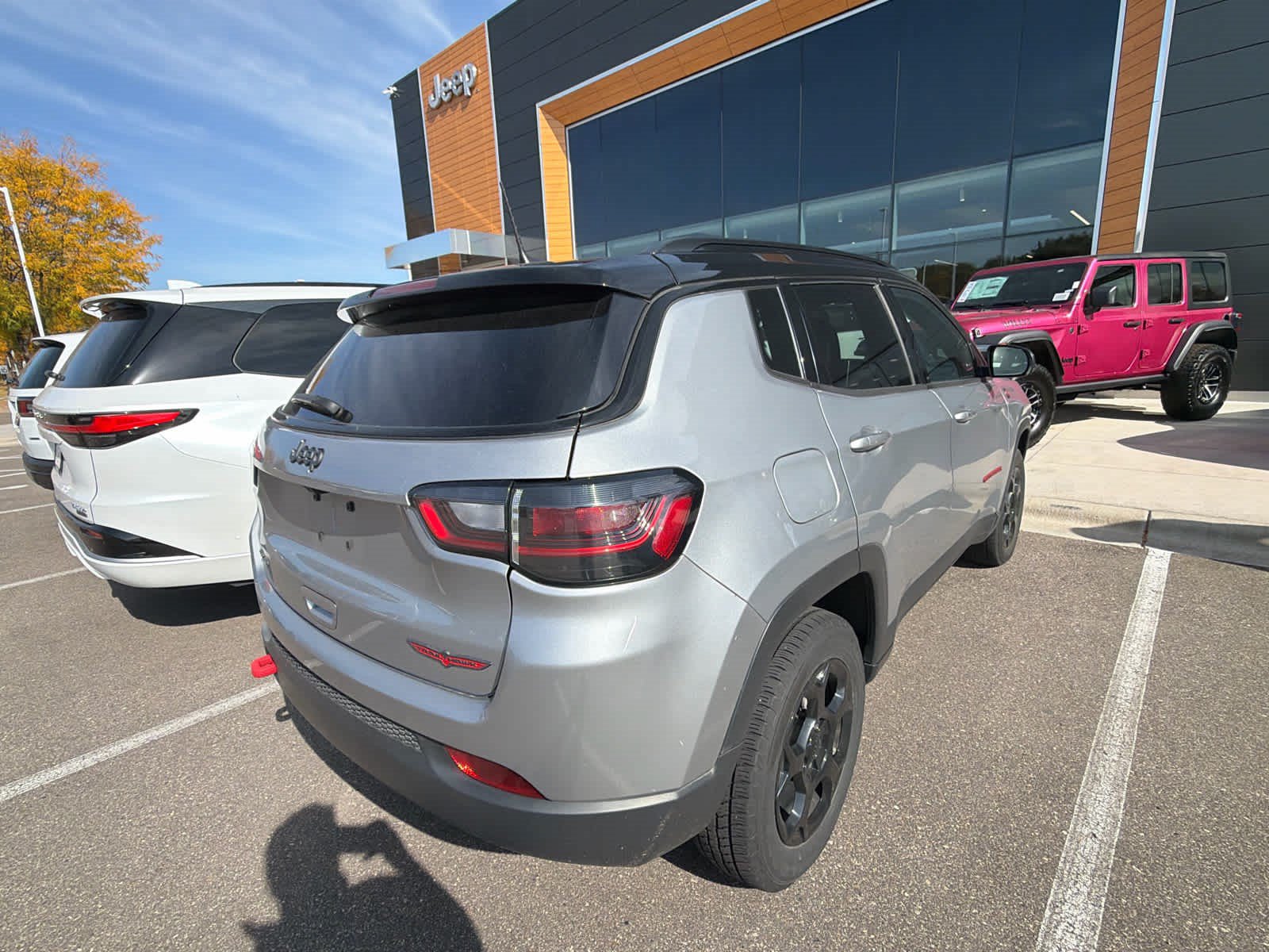 Used 2023 Jeep Compass Trailhawk w/ Trailhawk Elite Group AWD/4WD image 4