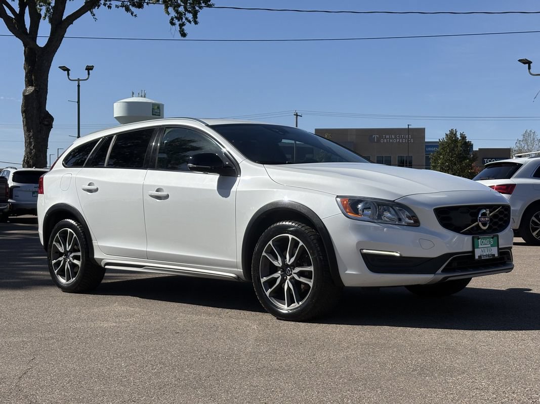 Used 2017 Volvo V60 T5 Cross Country w/ Convenience Package AWD/4WD image 2