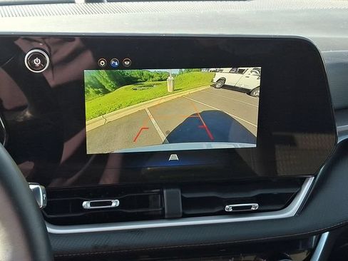 Used 2025 Chevrolet Equinox LT AWD/4WD image 18