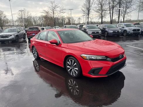 Used 2023 Honda Civic EX image 5