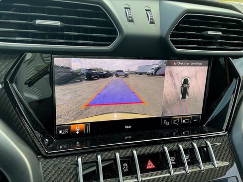 Used 2023 Lamborghini Urus Performante AWD/4WD image 14