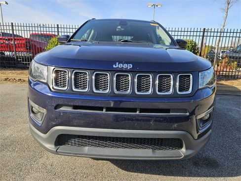 Used 2018 Jeep Compass Latitude w/ Cold Weather Group image 2