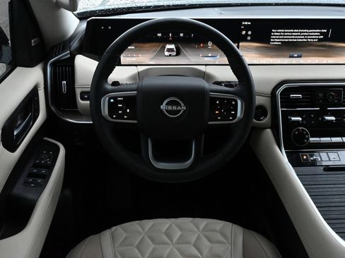 Used 2025 Nissan Armada Platinum RWD image 6