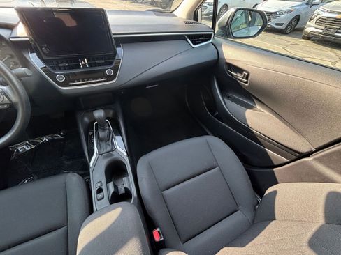 Used 2025 Toyota Corolla LE image 39