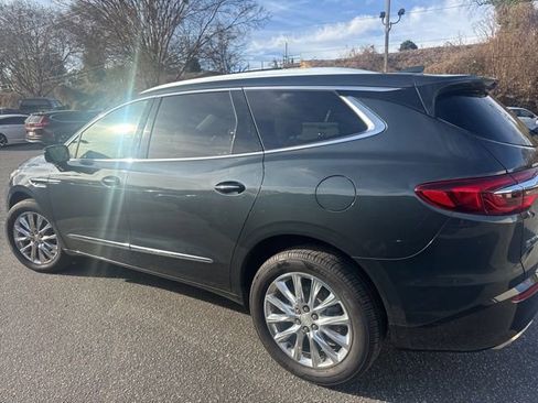Used 2020 Buick Enclave Essence w/ Sound and Sites Package image 5