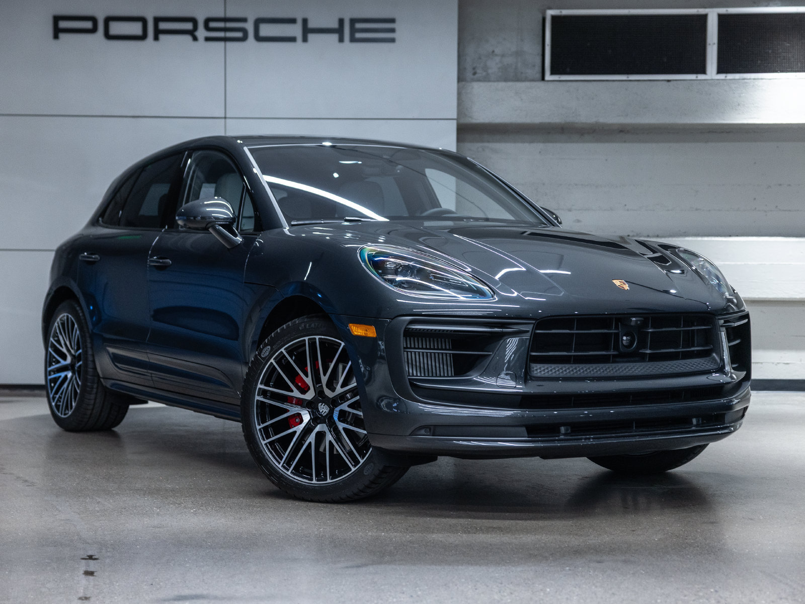 Certified 2026 Porsche Macan S AWD/4WD image 5