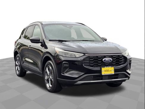 Used 2025 Ford Escape ST-Line image 3