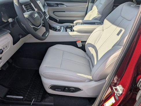 New 2026 Jeep Grand Wagoneer L Limited AWD/4WD image 13