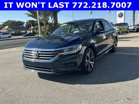 Certified 2022 Volkswagen Passat 2.0T SE image 2