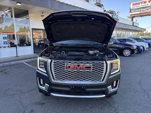 Used 2021 GMC Yukon XL Denali w/ Denali Premium Package AWD/4WD image 14
