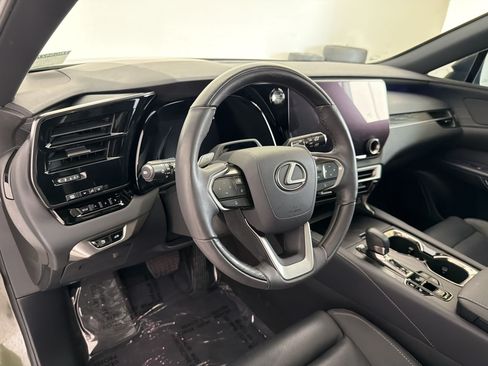 Used 2024 Lexus RX 350 AWD w/ Convenience Package image 4