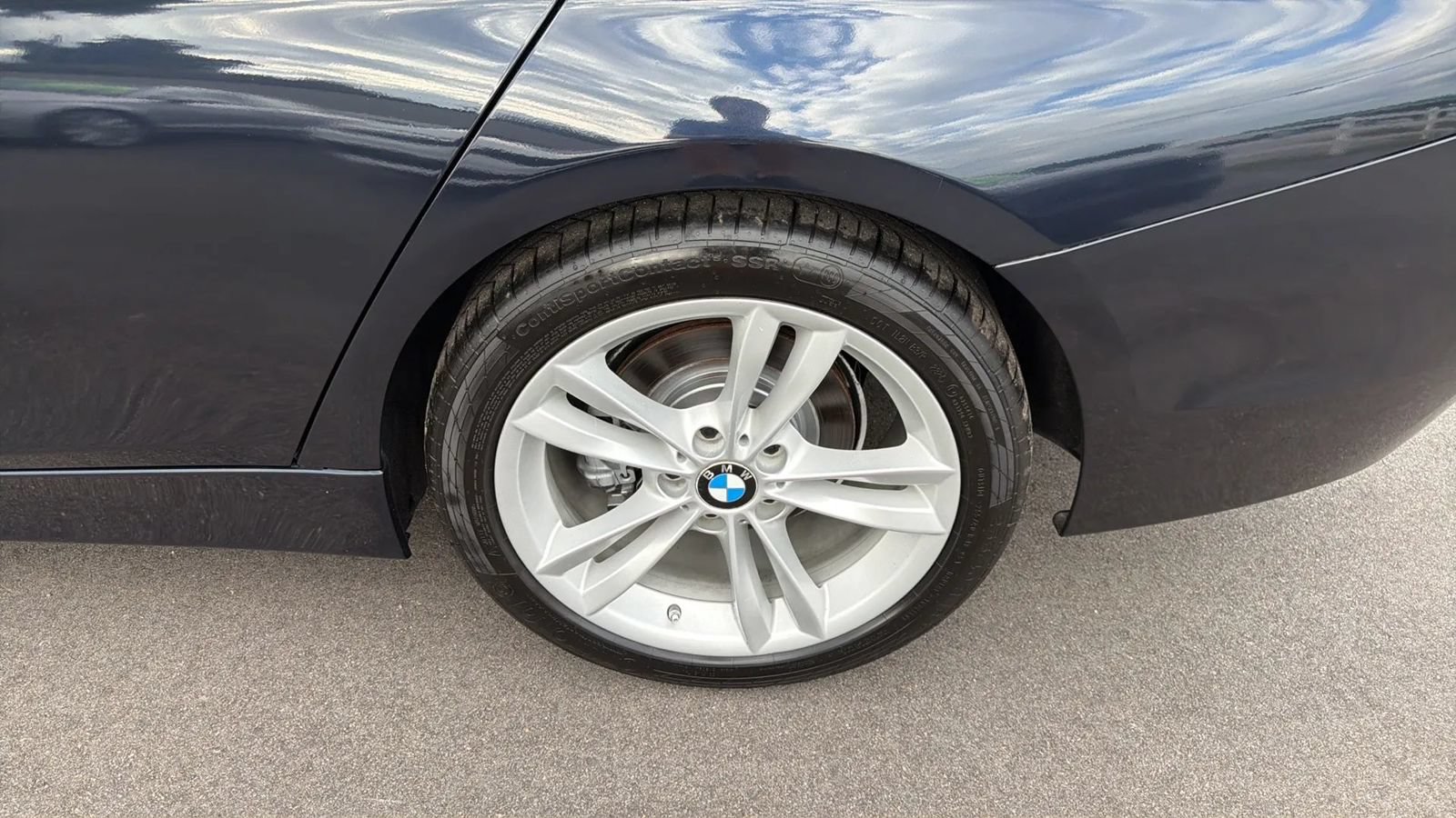 Used 2016 BMW 320i Sedan RWD image 12