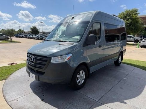 Used 2022 Mercedes-Benz Sprinter 2500 image 3