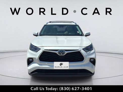 Used 2020 Toyota Highlander XLE FWD image 17