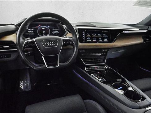 Used 2023 Audi e-tron GT Premium Plus image 19