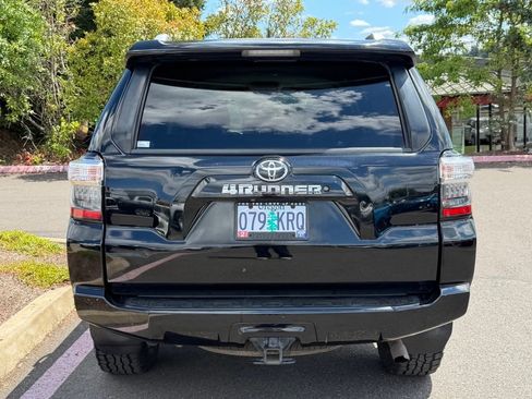 Used 2016 Toyota 4Runner SR5 AWD/4WD image 6