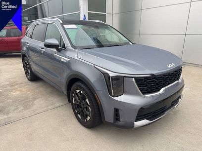 Used 2024 Kia Sorento S w/ Panoramic Sunroof Package