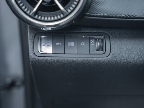 Used 2025 Chevrolet Equinox LT image 37