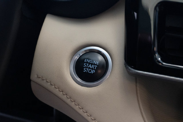 Used 2024 Toyota Highlander Platinum FWD image 27