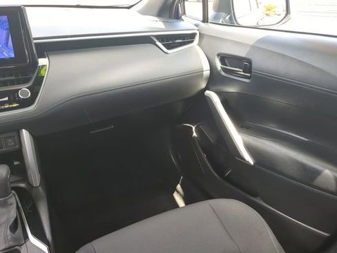 Used 2024 Toyota Corolla Cross SE AWD/4WD image 17