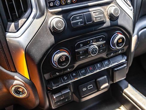 Used 2019 Chevrolet Silverado 1500 RST AWD/4WD image 18