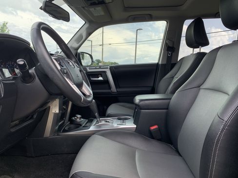 Used 2018 Toyota 4Runner SR5 Premium AWD/4WD image 16