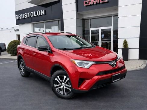 Used 2016 Toyota RAV4 LE image 2