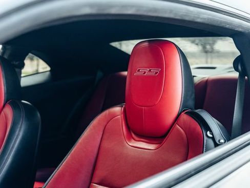 Used 2010 Chevrolet Camaro SS w/ LPO, Ground Effects Package RWD image 21
