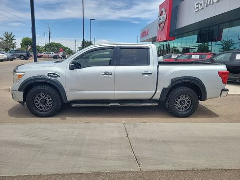 Used 2017 Nissan Titan SV AWD/4WD image 4