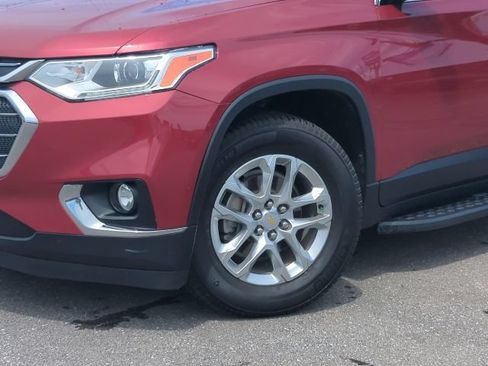 Used 2019 Chevrolet Traverse LT w/ LPO, Floor Liner Package FWD image 2