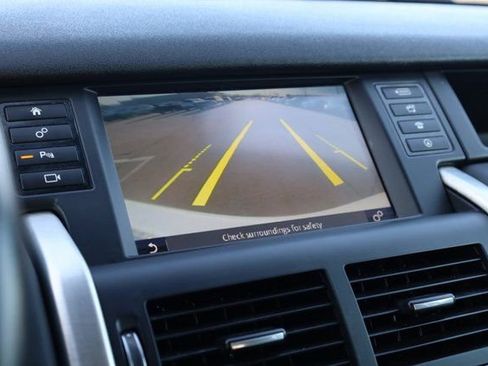 Used 2017 Land Rover Discovery Sport SE image 20