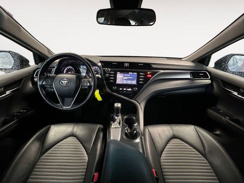 Used 2019 Toyota Camry SE image 13