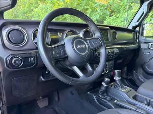 Used 2023 Jeep Wrangler Unlimited Sport AWD/4WD image 30