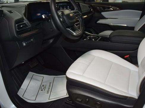 Used 2025 Chevrolet Traverse High Country image 39