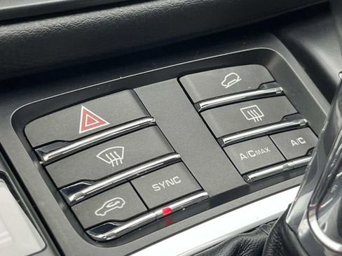 Used 2020 Porsche Macan AWD/4WD image 41