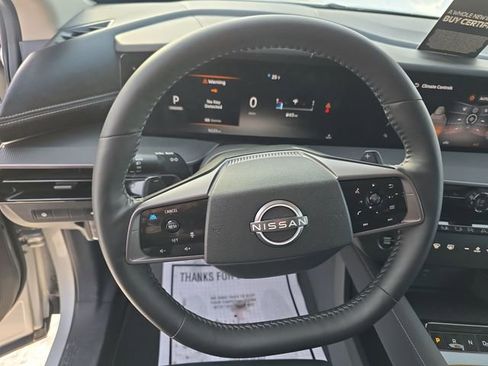 Certified 2025 Nissan Murano SV image 14