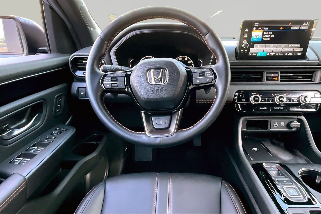 Certified 2025 Honda Pilot TrailSport image 8